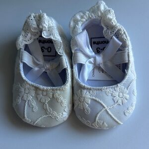 Baby girl white lace shoes